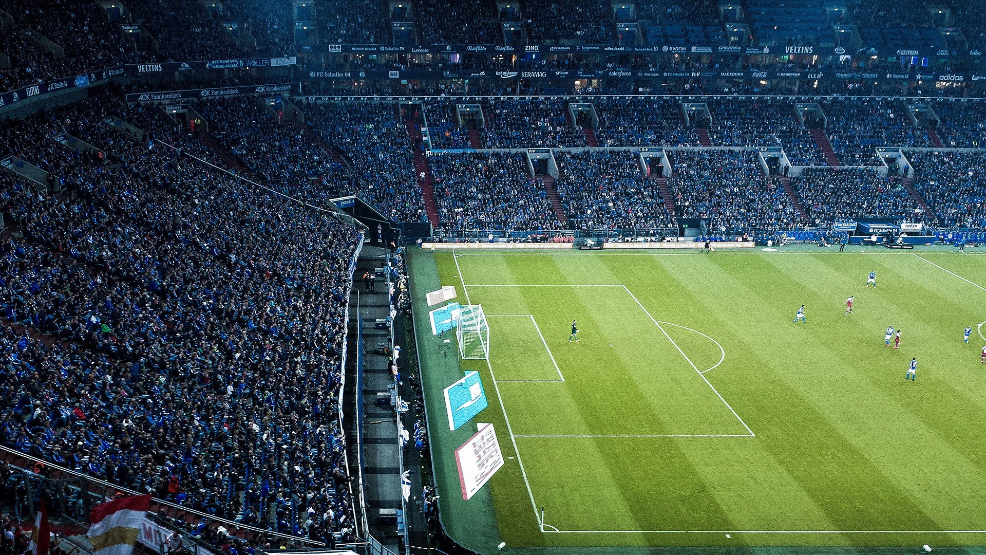 开云电竞服务-胡贝特·科斯赛场风采尽显未来之星，胡贝尔特